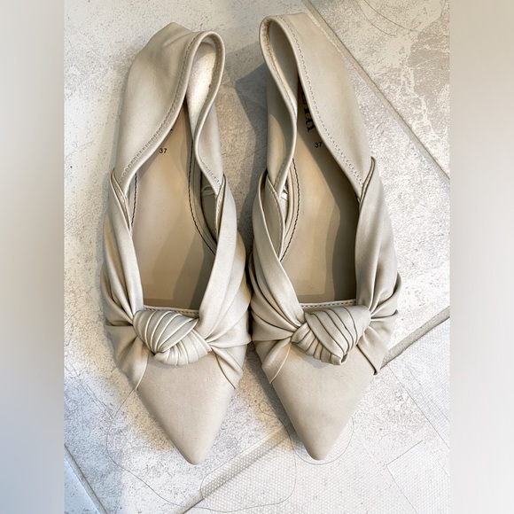 Zara taupe pointy toe flats, size 37 - Picture 1 of 4